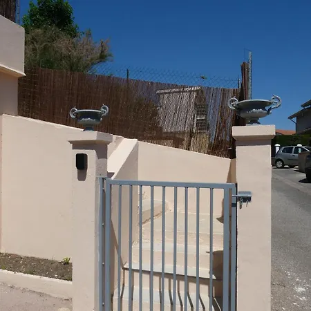 La Petite Maison וילה *